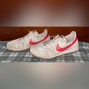 Men’s Nike shoes 9.5